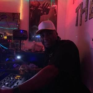 Meet your Posher, Ronnie gee